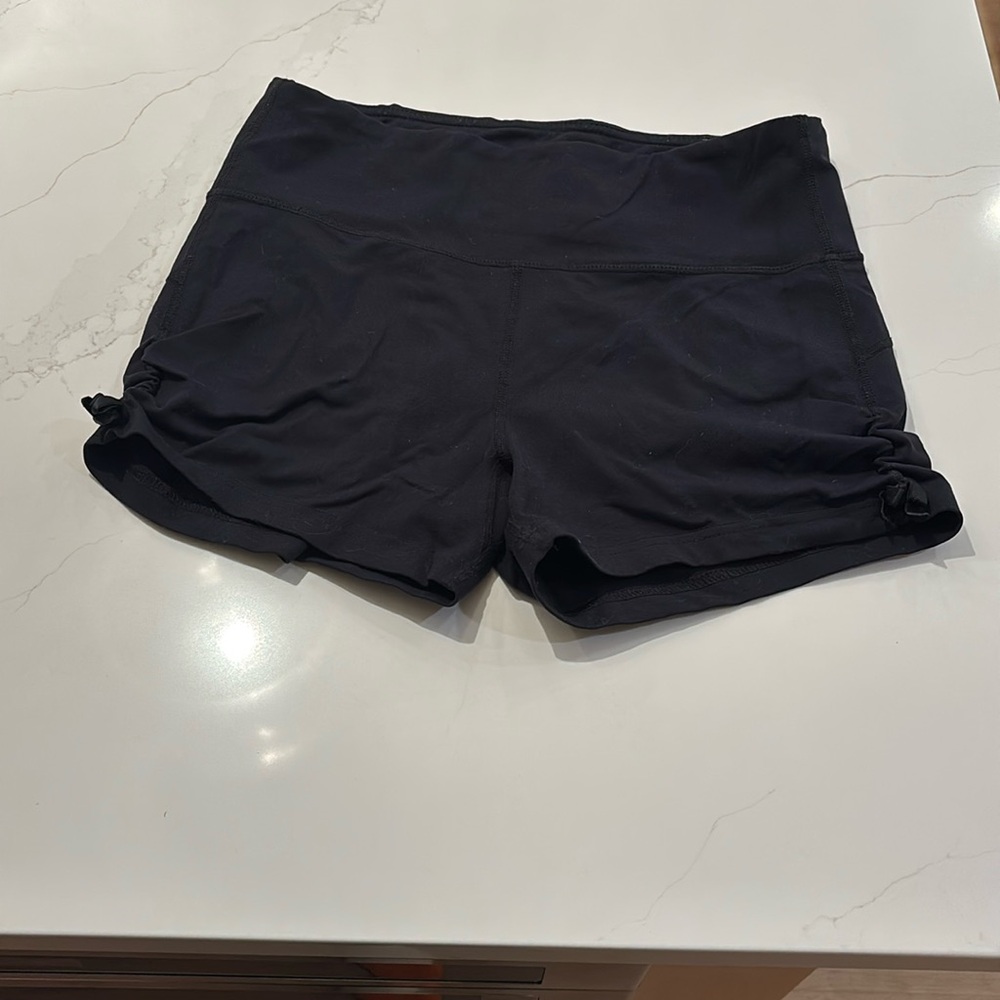 Black active shorts